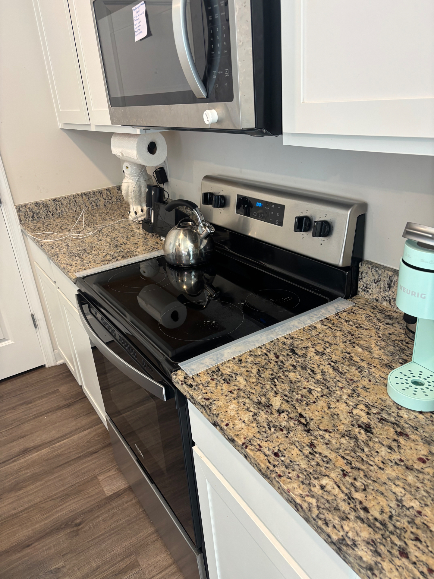 Kitchen counters before cleaning by Haylo Upscale Solutions