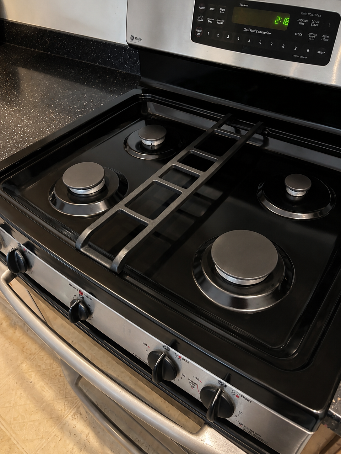 Stovetop after cleaning by Haylo Upscale Solutions
